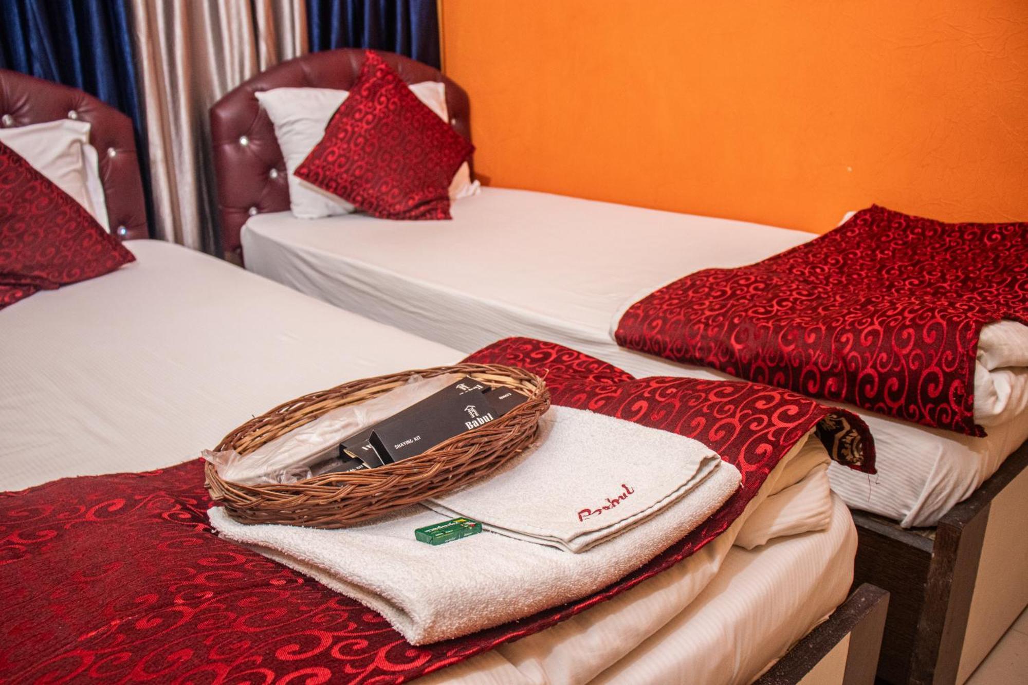 Babul Hotel Kalküta Dış mekan fotoğraf
