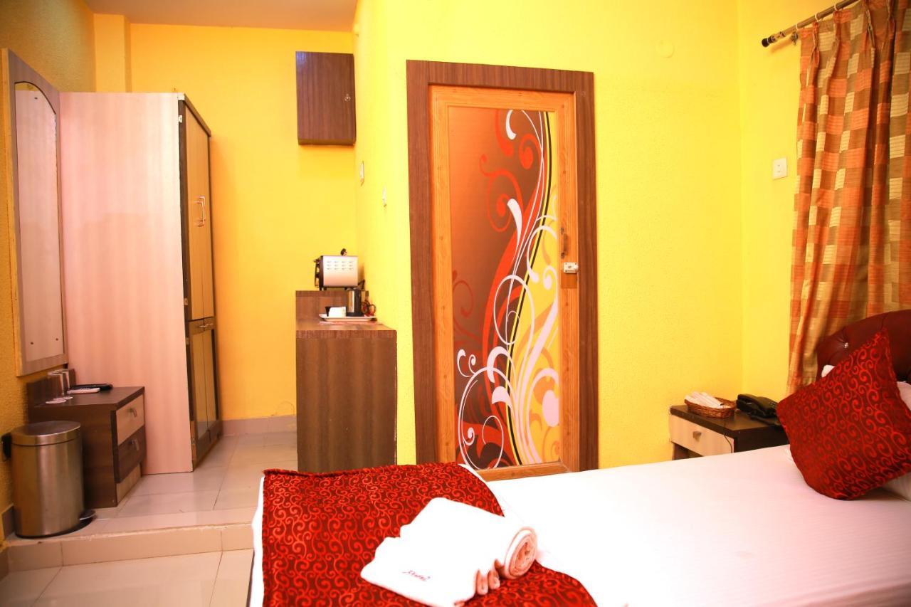 Babul Hotel Kalküta Dış mekan fotoğraf